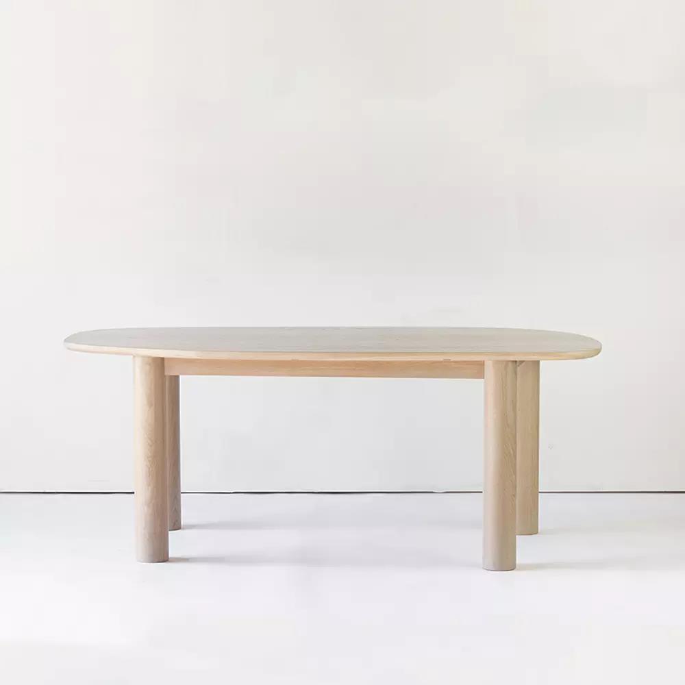 Ohm 白蜡木餐桌 - 1.6m