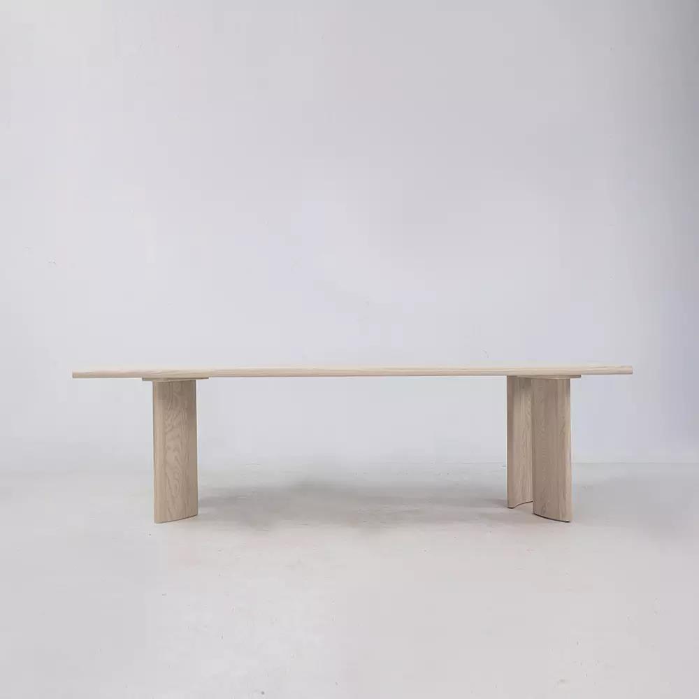 Crest 白蜡木窄款餐桌 - 2.0m